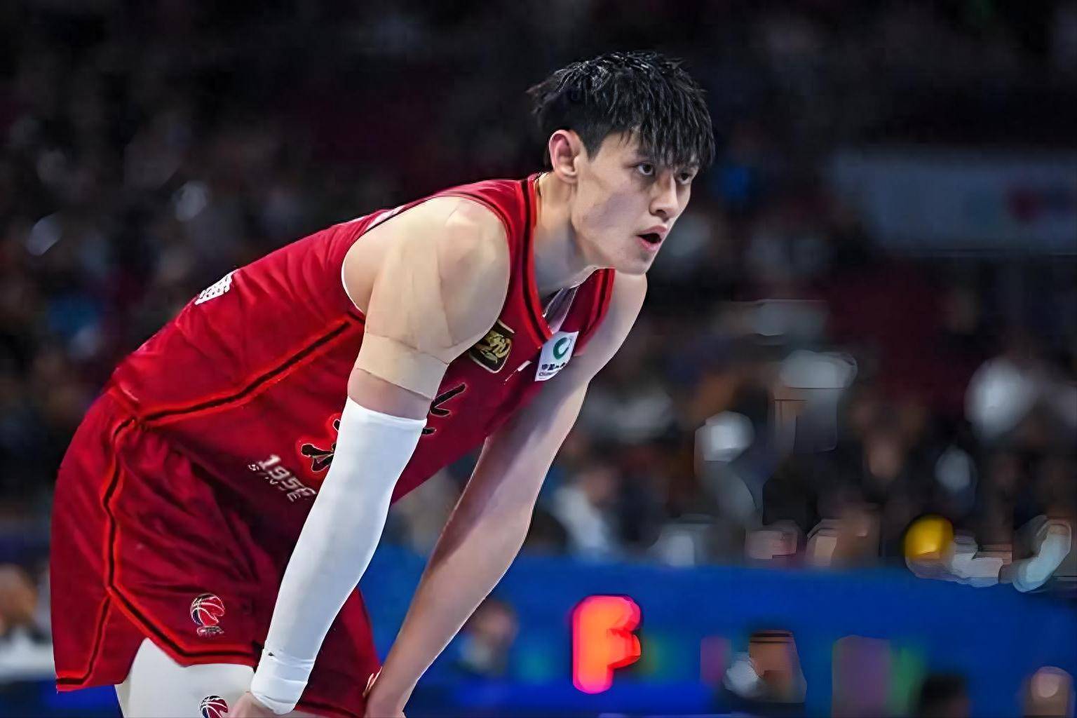 转折点！成都蓉城遗憾出局，CBA季后赛冲刺阶段攻防权衡，悬念犹存，医务组通报恢复的简单介绍