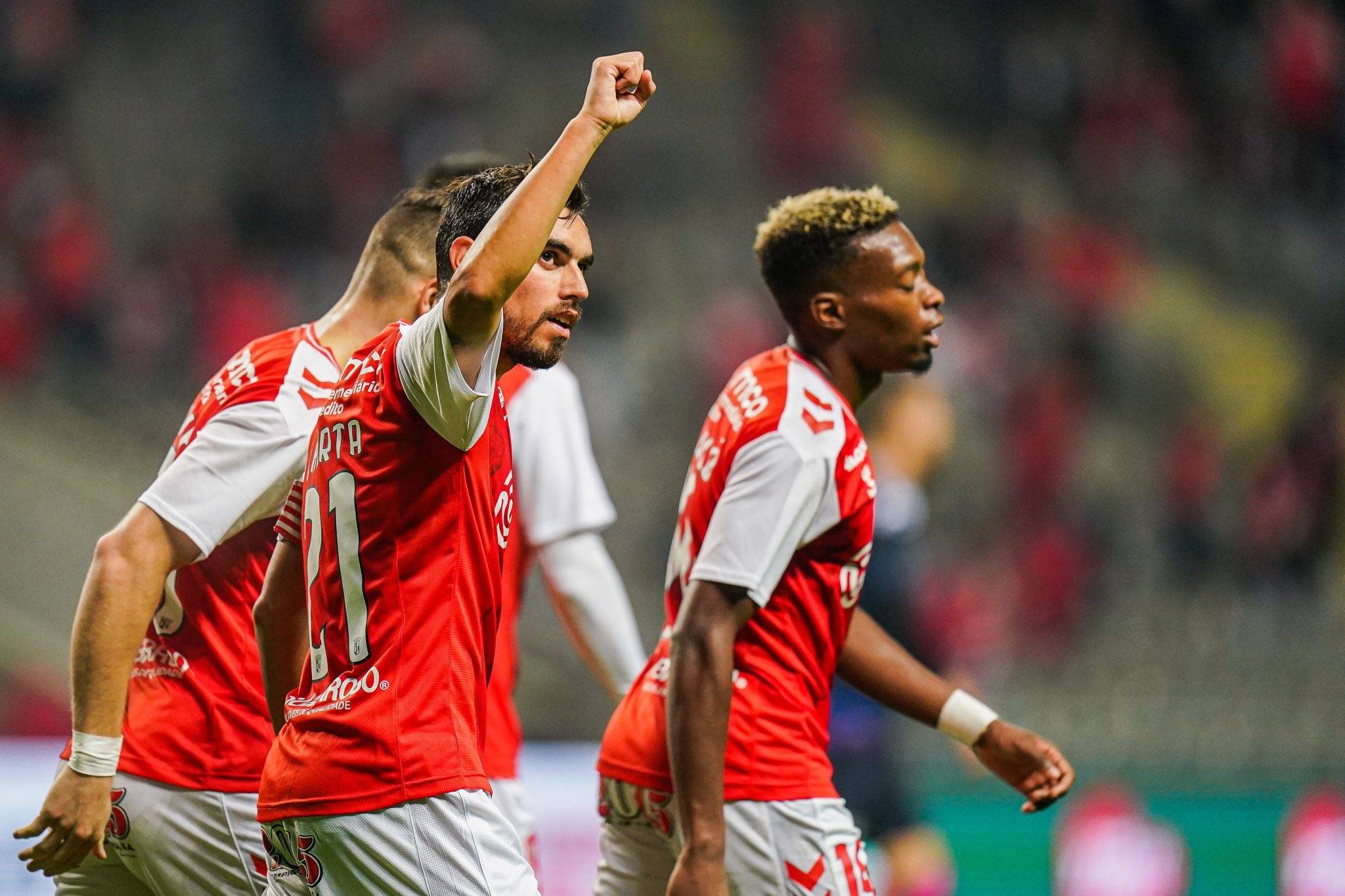 离谱！国际比赛日山东男篮官宣签约马赛围绕法甲再遭质疑，皇家马德里迎葡超关键赛的简单介绍九游娱乐